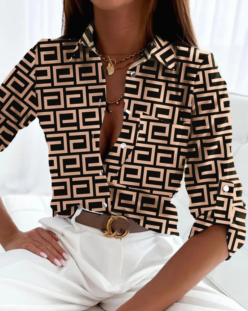 Anna | Kvinde Bluse med Abstrakt Print og Knapper