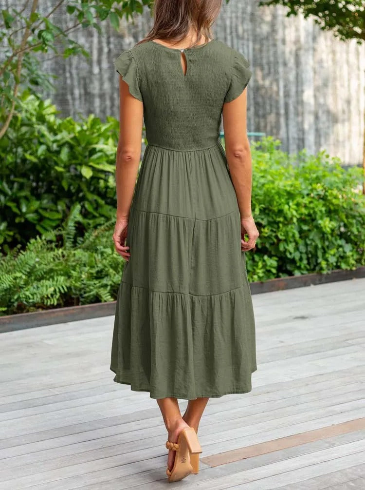 Ronja | Elegant Lagdelt Kjole med Flydende Design