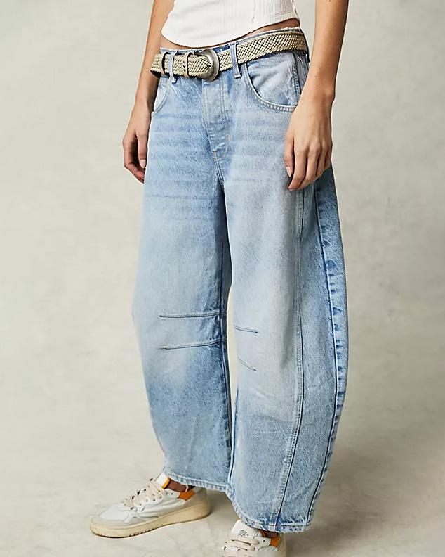 Damejeans med Lige Snit og Mellem Høj Talje