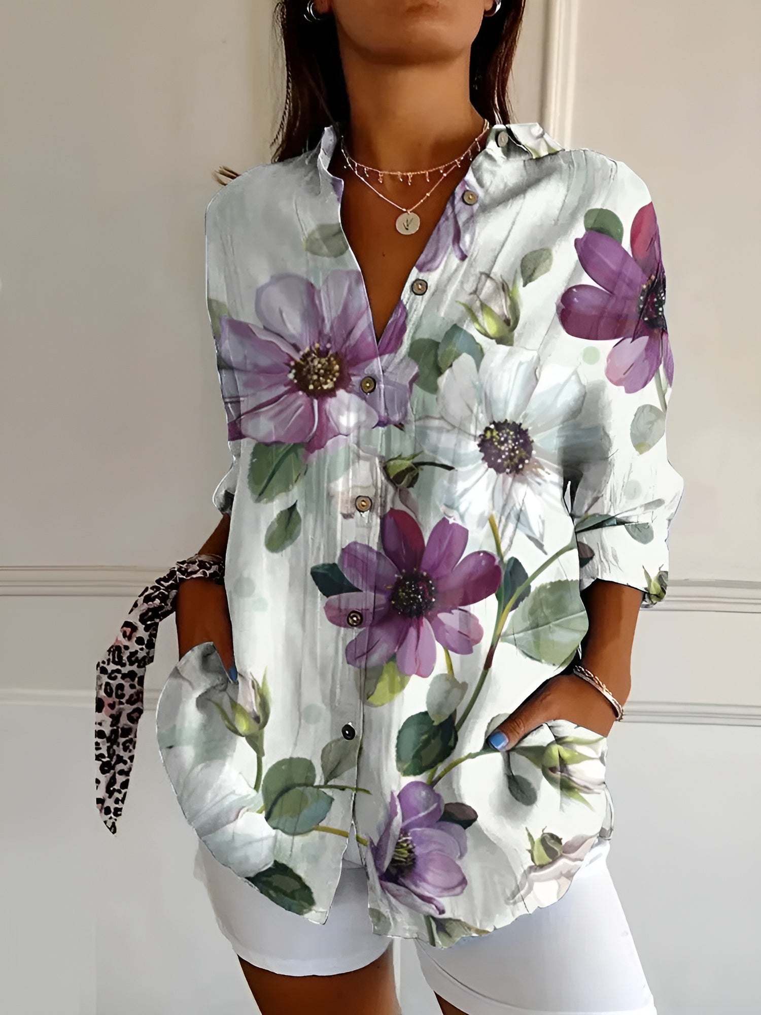 Liva | Blomstret Damebluse med Lange Ærmer