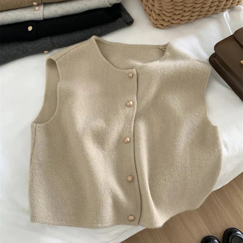 Karla | Chic Kvindevest i Kort Stil